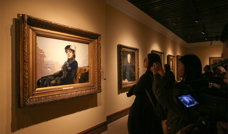 上海博物馆“巡回展览画派”：俄罗斯国立特列恰科夫美术馆珍品展现场。本报记者叶辰亮摄。.jpg