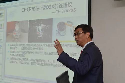 一场深秋的寒雨过后，树叶用自己的生命实现了最后的辉煌，王焕玉就像是这秋天飘落的树叶，已然用尽了最后一丝气力！但此刻，我们更愿意相信，他变成了一道射线，乘着光束飞驰，掠过月球，飞到星际，因为那里，才是他的心灵栖息的地方。