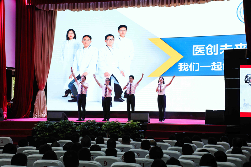 上海理工大学大学生讲师展示_副本.jpg