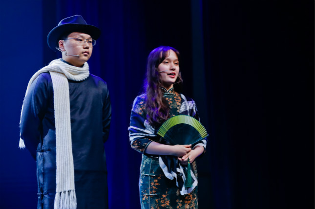 上海中学国际部表演诗朗诵《四十五行诗》(林俊樑 摄)_meitu_3.jpg