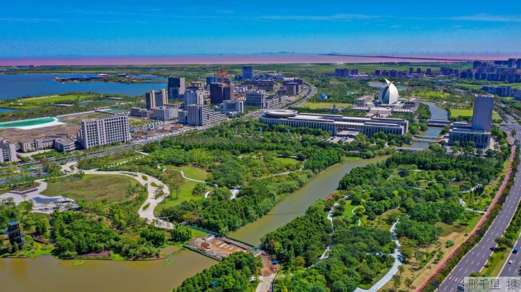 small.jpg?key=beb5080b9wxada5f438b1fe8a6380df2e4a98a7ba6737c8d60