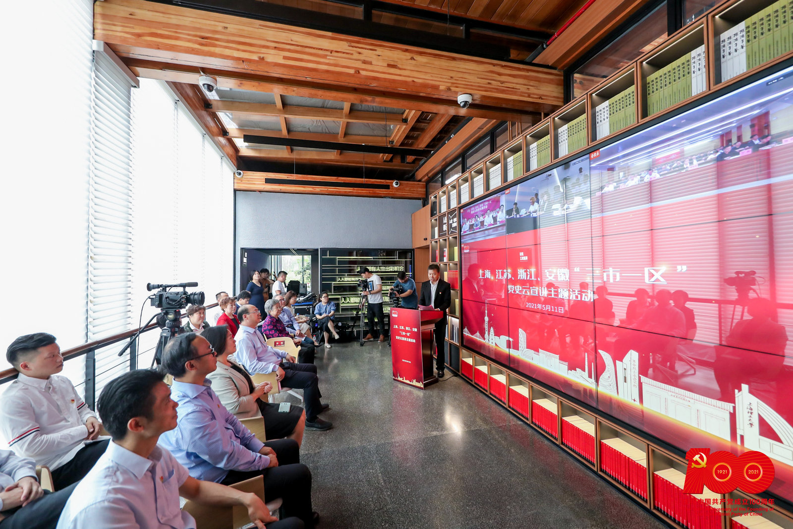 现场.jpg 现场.jpg