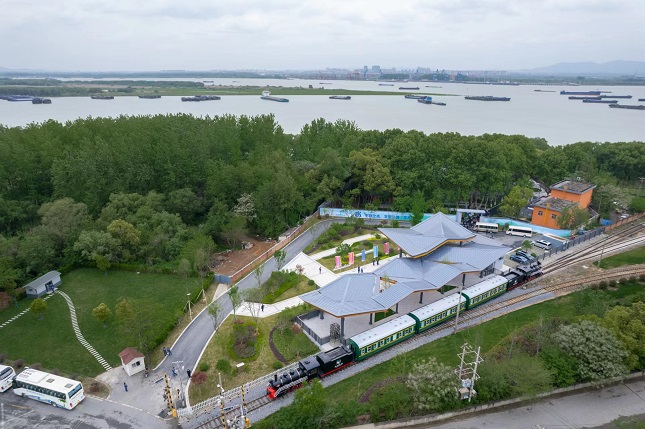 梅山火车.jpg 梅山火车.jpg